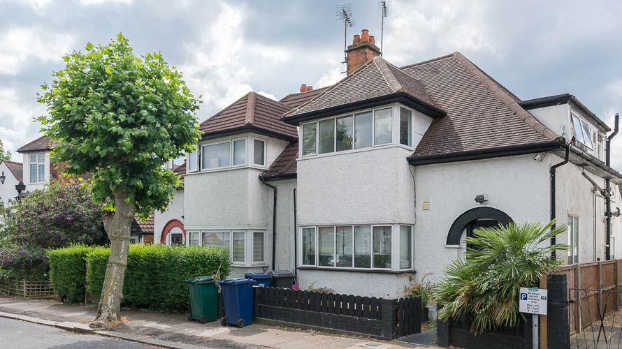 Studio flat to rent in Golders Green NW11, London