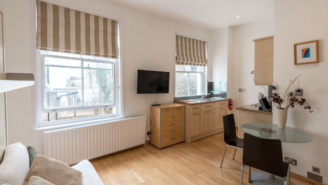 Flat 35, 1 - 5 St. Stephens Gardens - Image