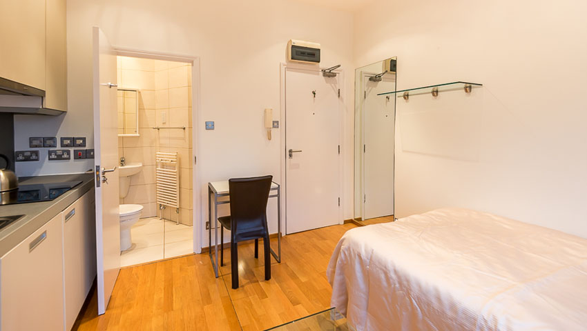 Flat 4, 9 St. Stephens Gardens - Image