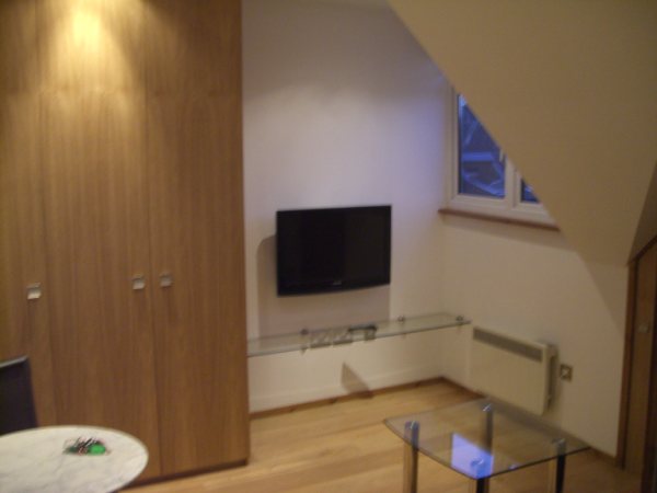 Flat 6, 45 Templars Avenue - Image